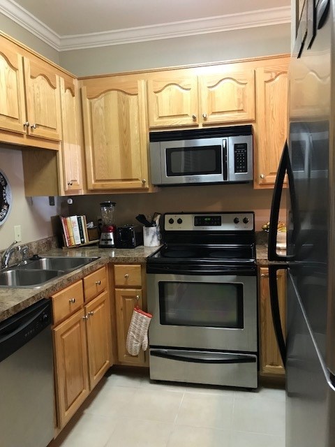210 South Mobile Street, Unit 20 Fairhope, AL 36532 - Photo 6 of 10 Kitchen