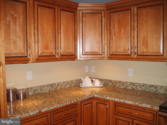 2402 Maple Road Baltimore, MD 21219 - Photo 4 of 30 gorgeous, custom cabinets