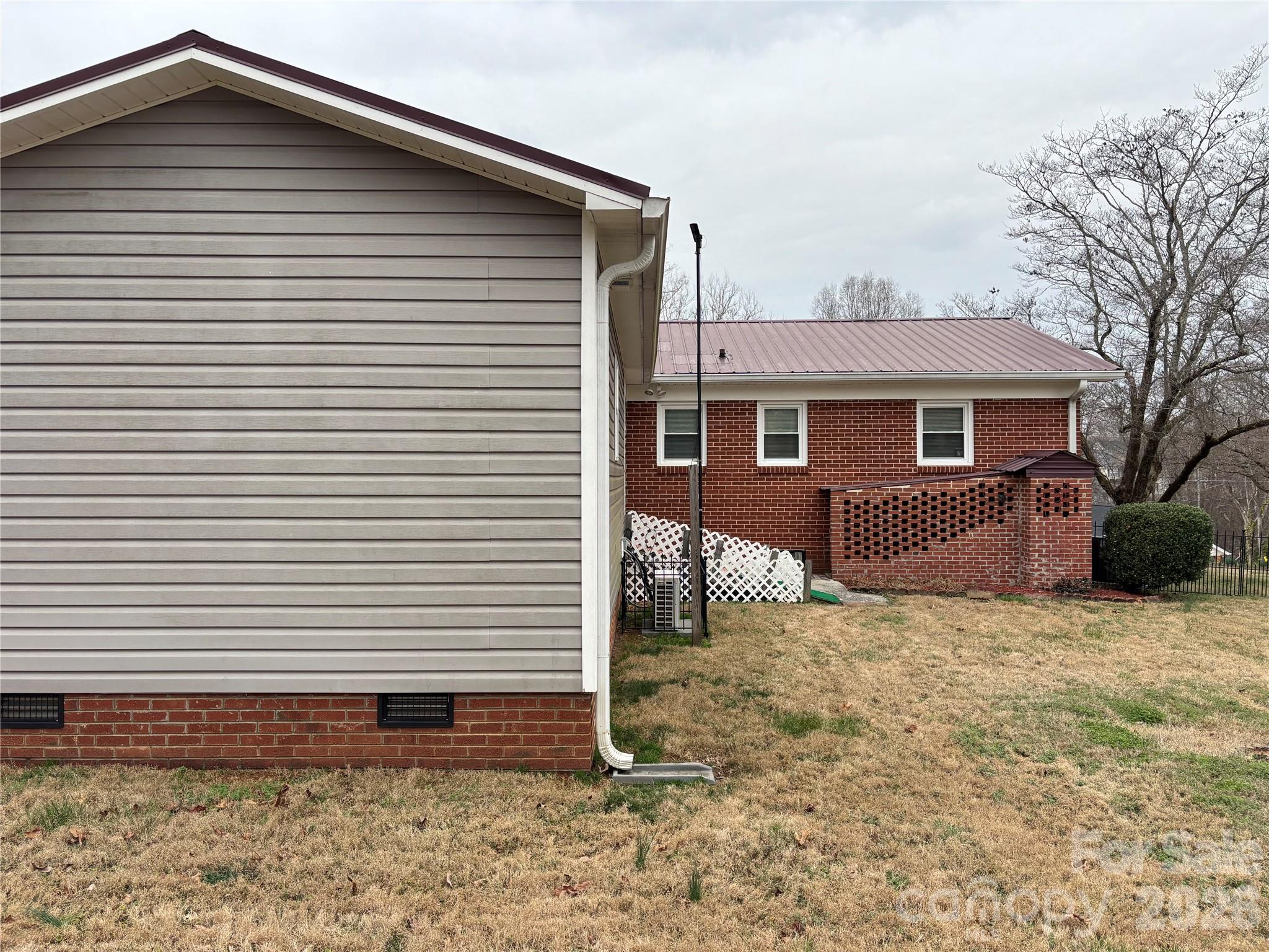 503 9th Avenue Southwest Conover, NC 28613 - Photo 5 of 25