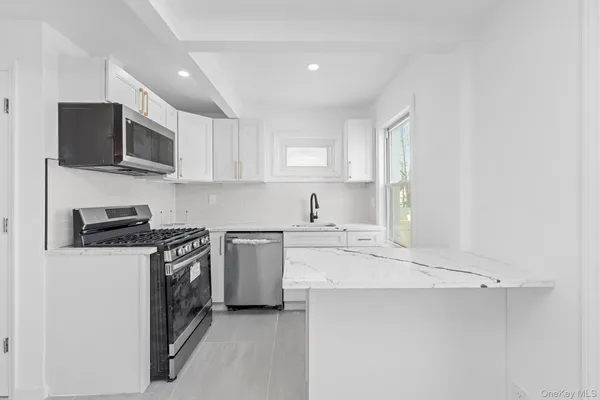 $799,000 | 219-08 131st Avenue | Laurelton