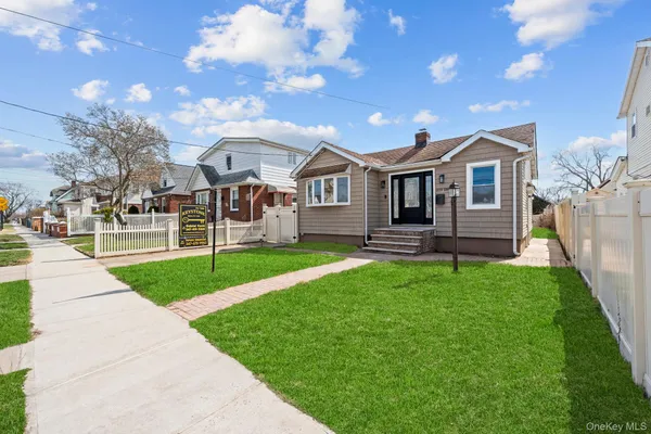 $799,000 | 219-08 131st Avenue | Laurelton