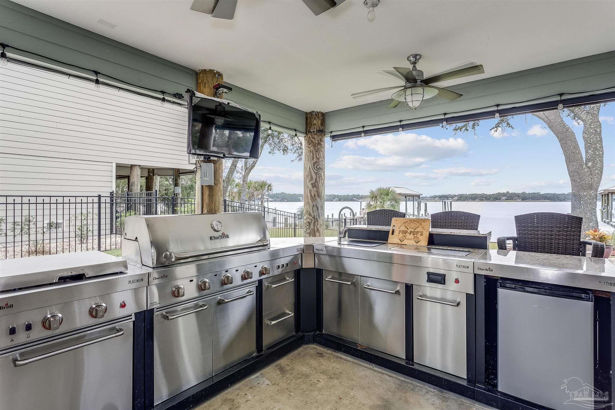 7677 Petersen Point Road Milton, FL 32583 - Photo 3 of 50 Gallery Image 3