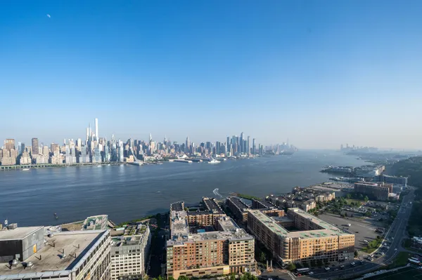 $3,700 | 6040 Boulevard East, Unit PH 34C, West New York, NJ 07093