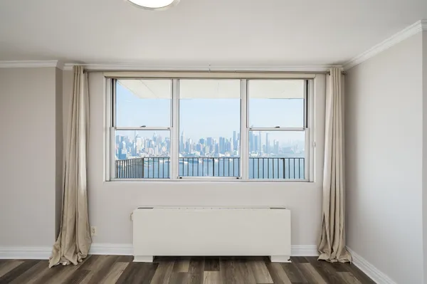 $3,700 | 6040 Boulevard East, Unit PH 34C, West New York, NJ 07093