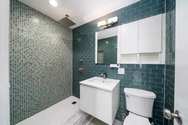 $3,700 | 6040 Boulevard East, Unit PH 34C, West New York, NJ 07093