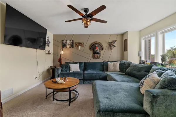 $284,900 | 372 Cherokee Drive, Beaver Falls, PA 15010