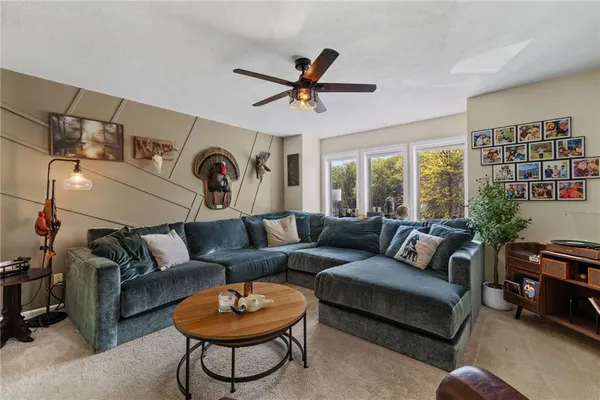 $284,900 | 372 Cherokee Drive, Beaver Falls, PA 15010