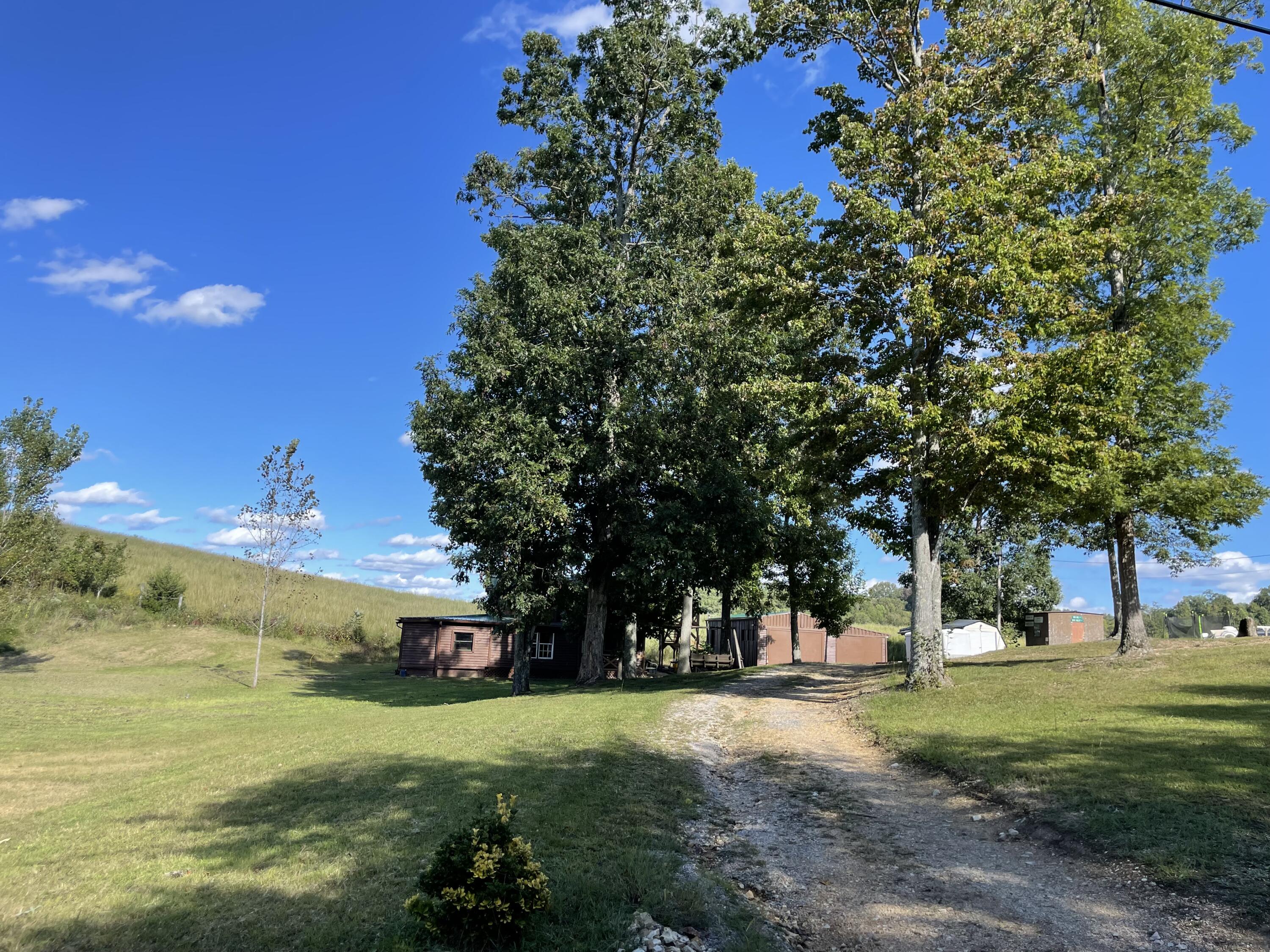 337 Boones Hollow Road Speedwell, TN 37870 - Photo 2 of 25 IMG_2510
