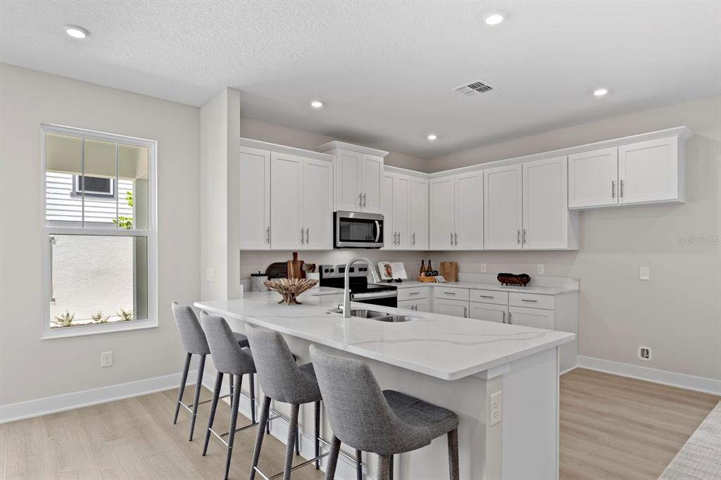 759 48th Avenue North St. Petersburg, FL 33703 - Photo 3 of 44