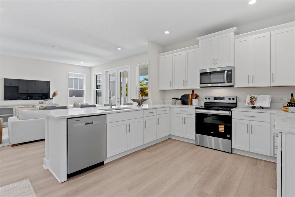 759 48th Avenue North St. Petersburg, FL 33703 - Photo 8 of 44