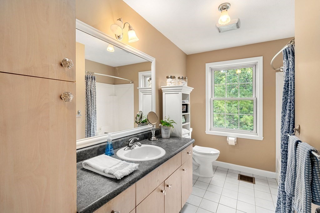 49 Lynnbrook Road Lynnfield, MA 01940 - Photo 19 of 35 Gallery Image 19