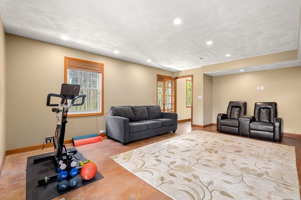 49 Lynnbrook Road Lynnfield, MA 01940 - Photo 24 of 35 Gallery Image 24