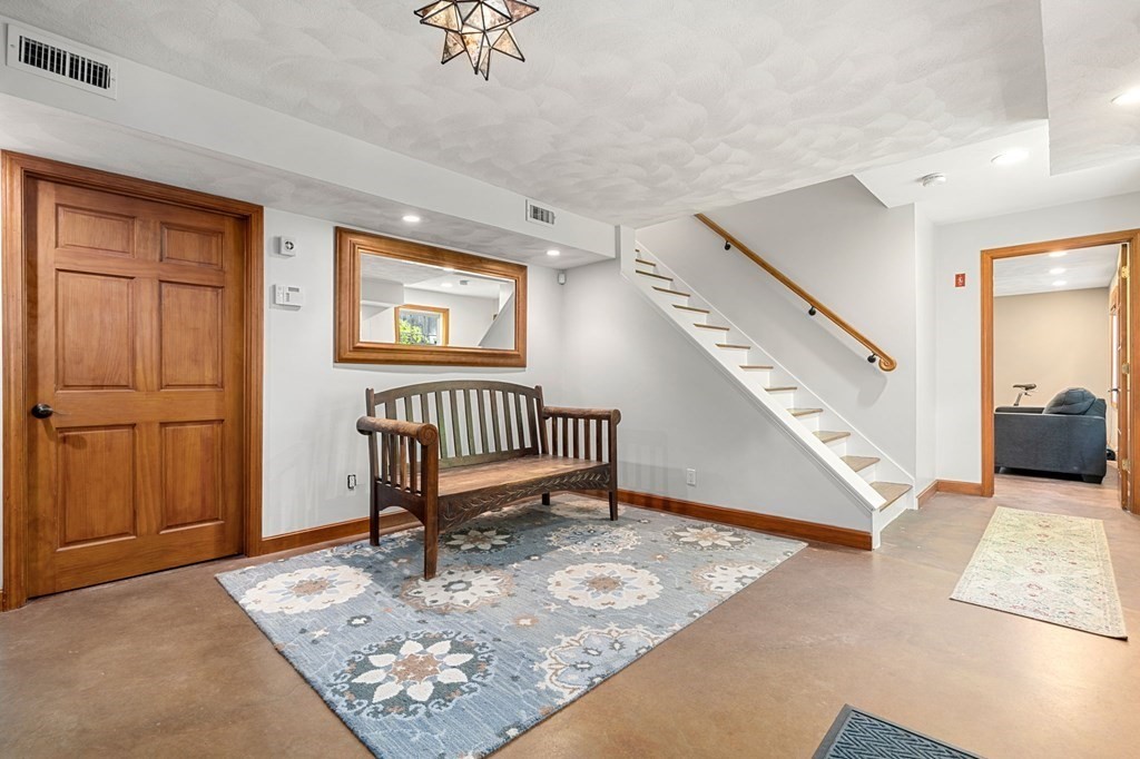 49 Lynnbrook Road Lynnfield, MA 01940 - Photo 3 of 35 Gallery Image 3