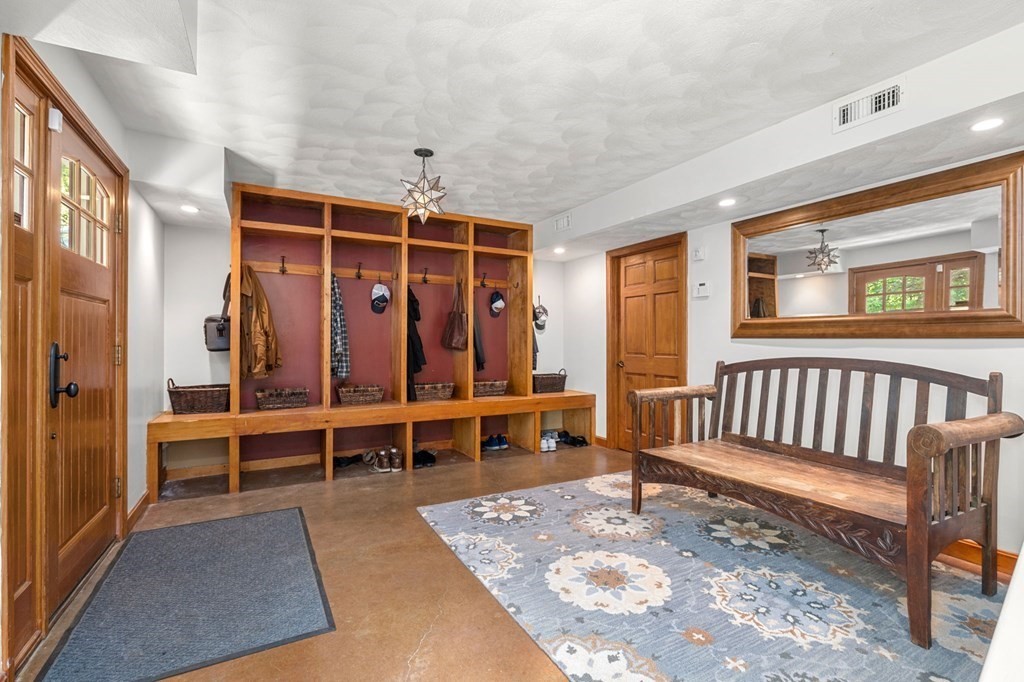 49 Lynnbrook Road Lynnfield, MA 01940 - Photo 4 of 35 Gallery Image 4