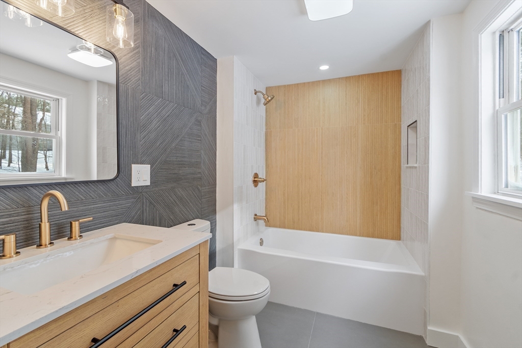 114 Lake Street Peabody, MA 01960 - Photo 28 of 42