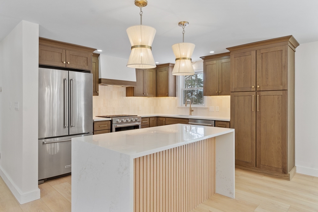 114 Lake Street Peabody, MA 01960 - Photo 9 of 42