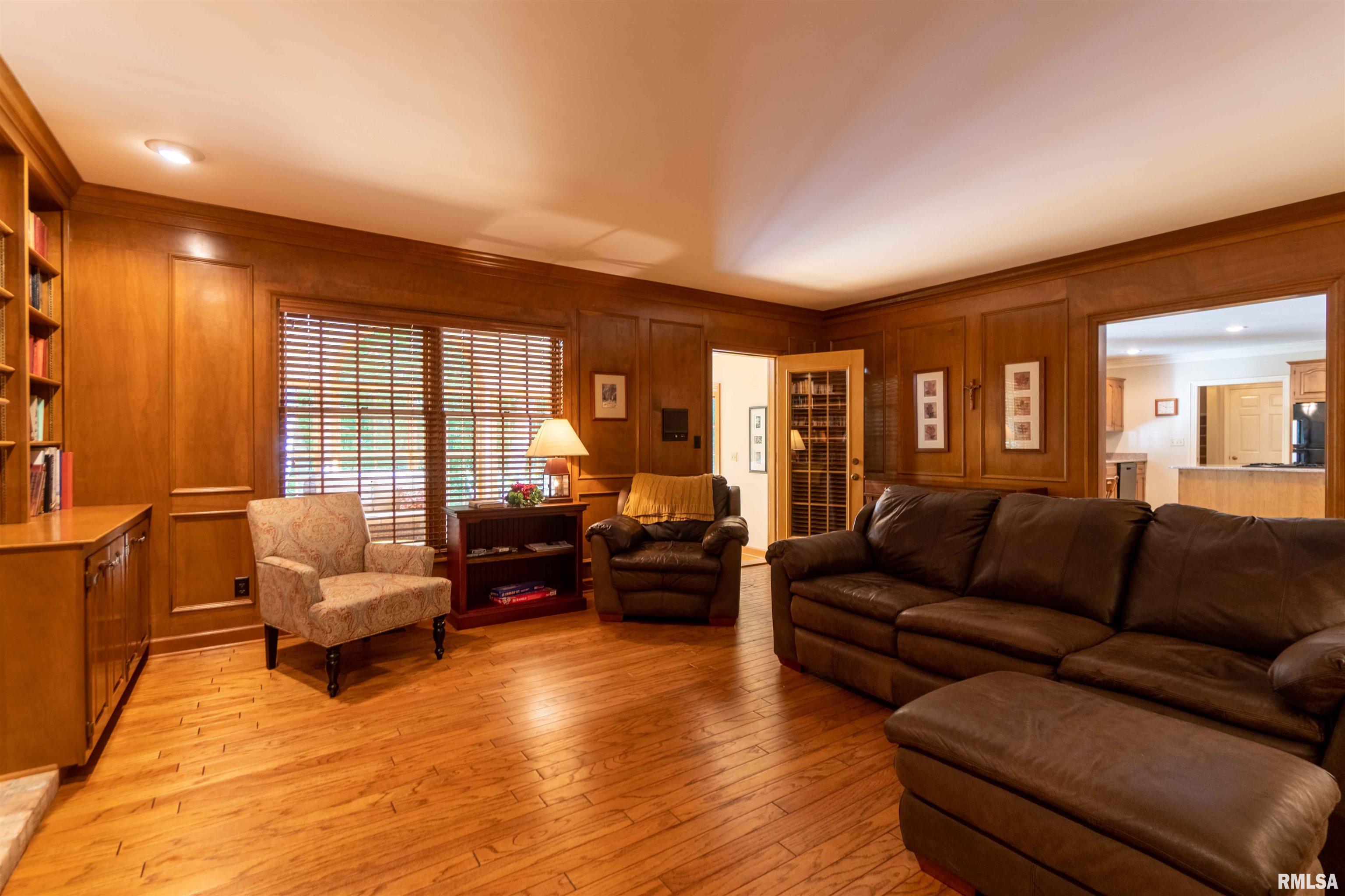 225 West Windflower Way Dunlap, IL 61525 - Photo 9 of 38