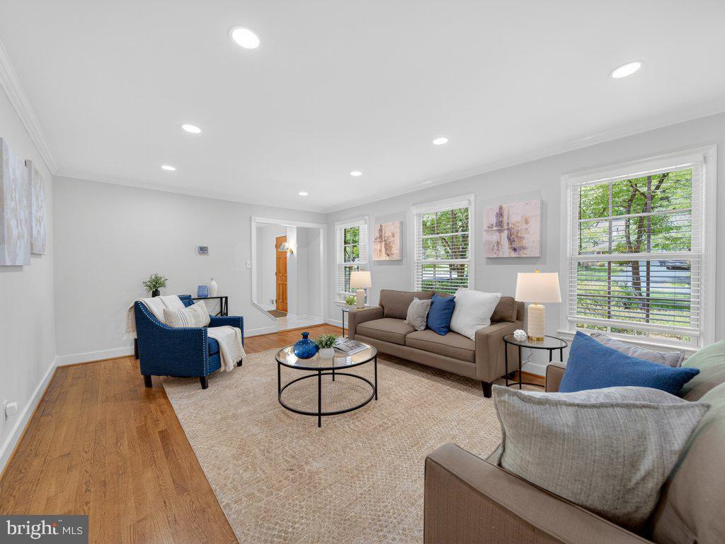 12628 St James Road Rockville, MD 20850 - Photo 8 of 64