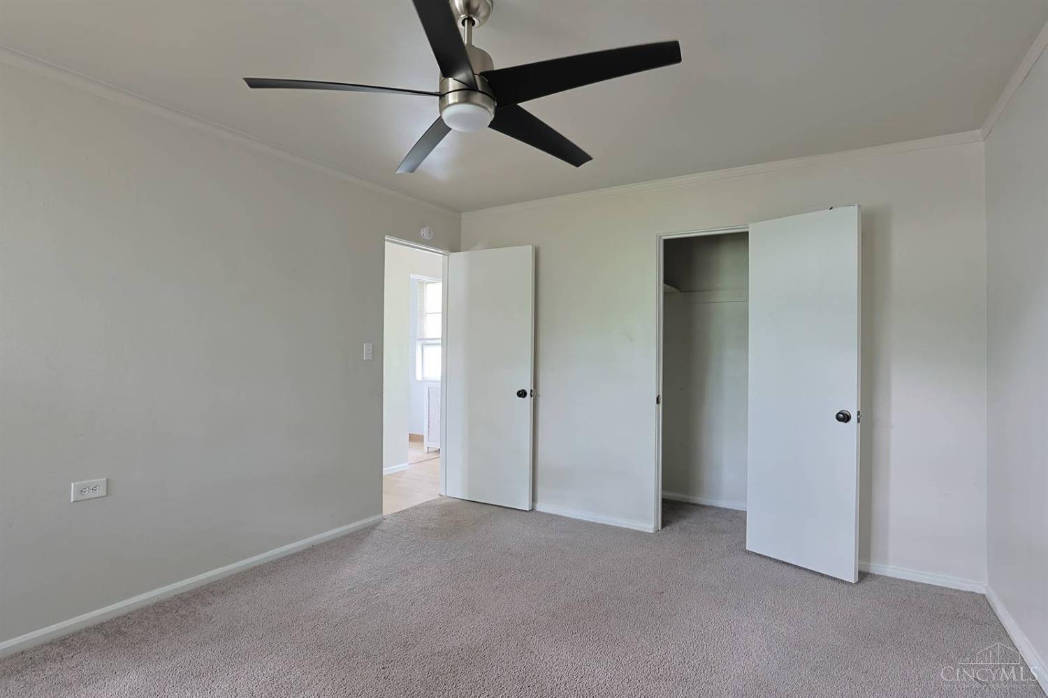 33 Farragut Road Greenhills, OH 45218 - Photo 19 of 37 Gallery Image 19