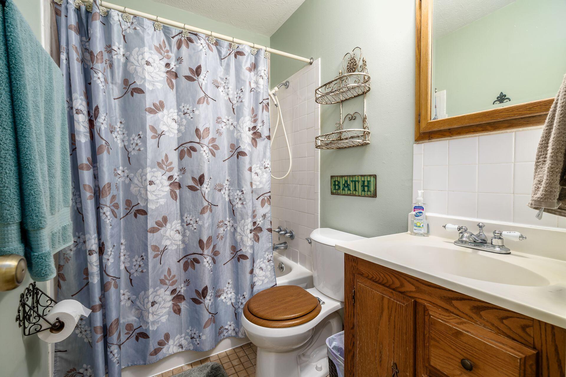 3219 Faycrest Road Columbus, OH 43232 - Photo 17 of 29 021_15d_R 3219 Faycrest 0073