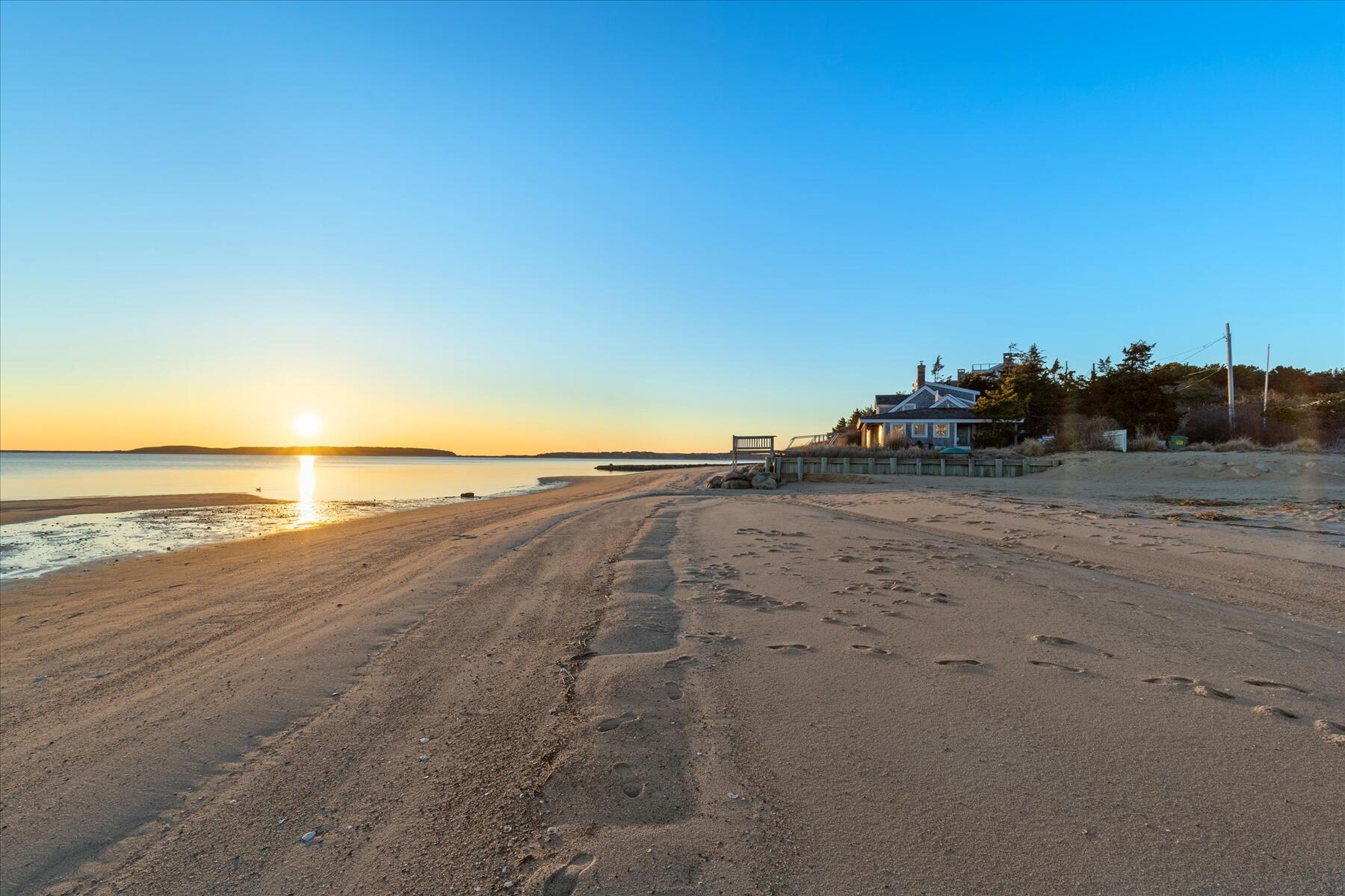 100 Hiawatha Road, Unit 1 Wellfleet, MA 02667 - Photo 24 of 38 33-MG_6445-r