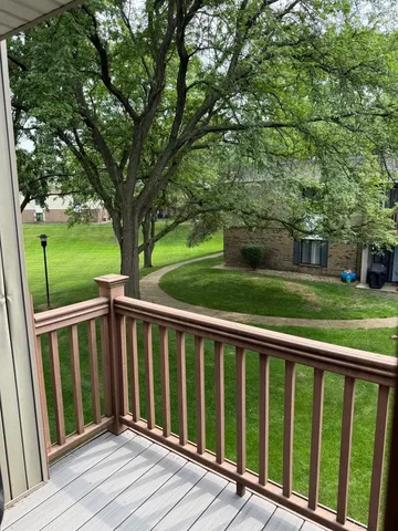 $1,800 | 7333 Grand Avenue, Unit 203, Downers Grove, IL 60516