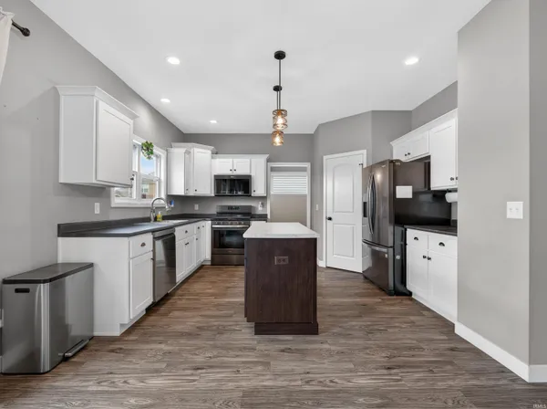 $425,000 | 962 Casting Road, Huntertown, IN 46748