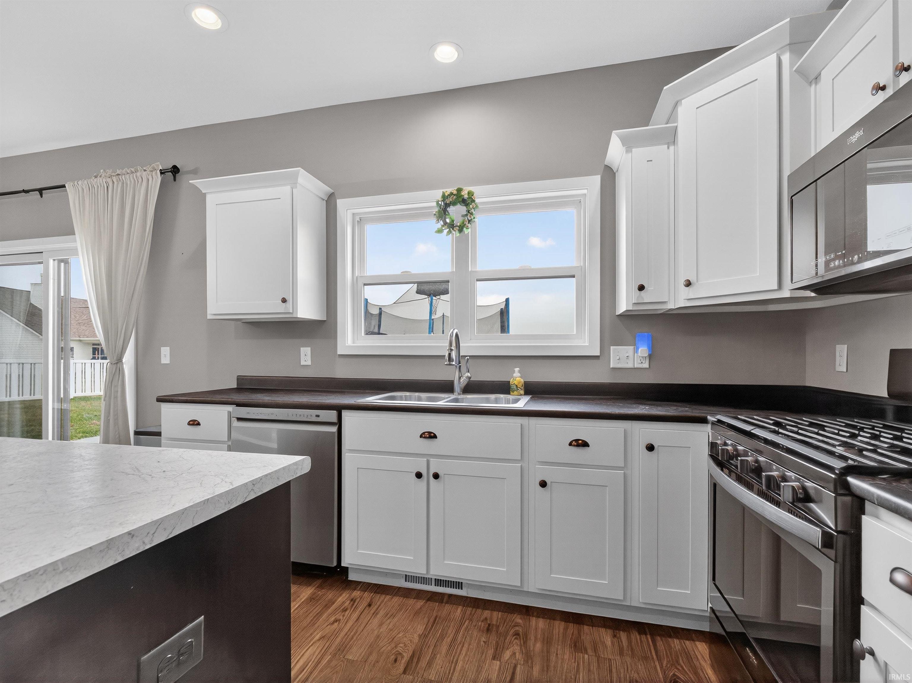 962 Casting Road Huntertown, IN 46748 - Photo 9 of 36