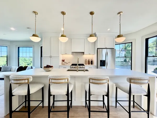 $1,049,000 | 142 Metropolitan Avenue, Unit PH, Boston, MA 02131