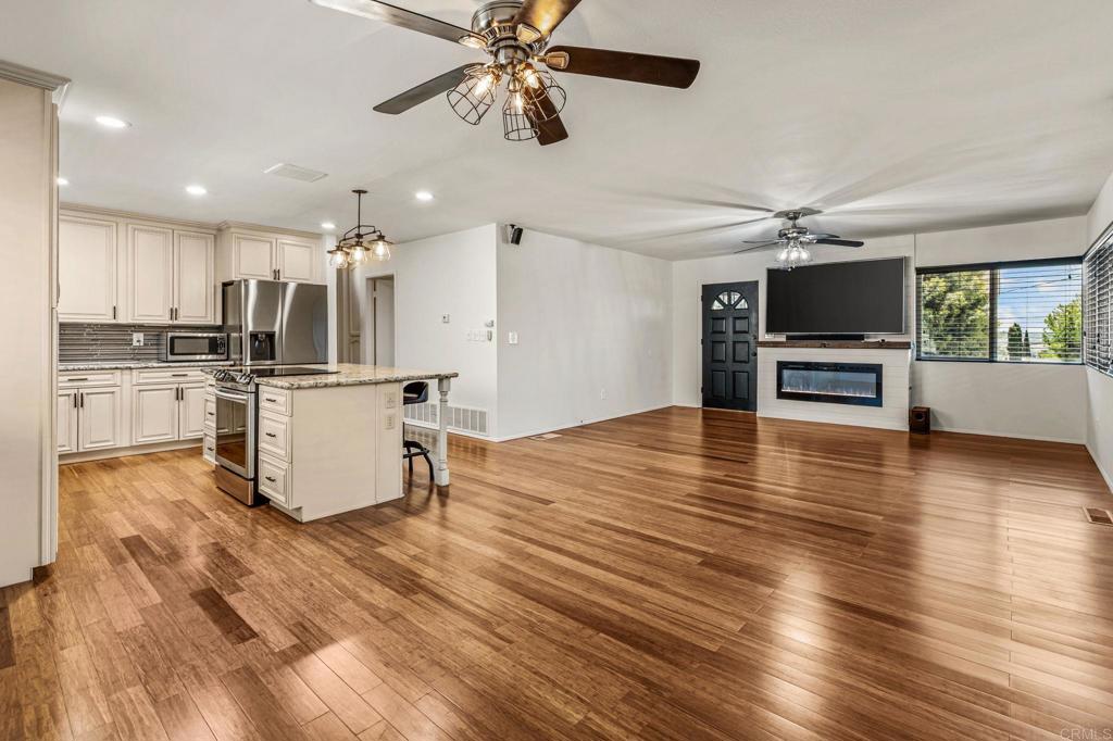 1011 Capistrano Avenue Spring Valley, CA 91977 - Photo 10 of 29