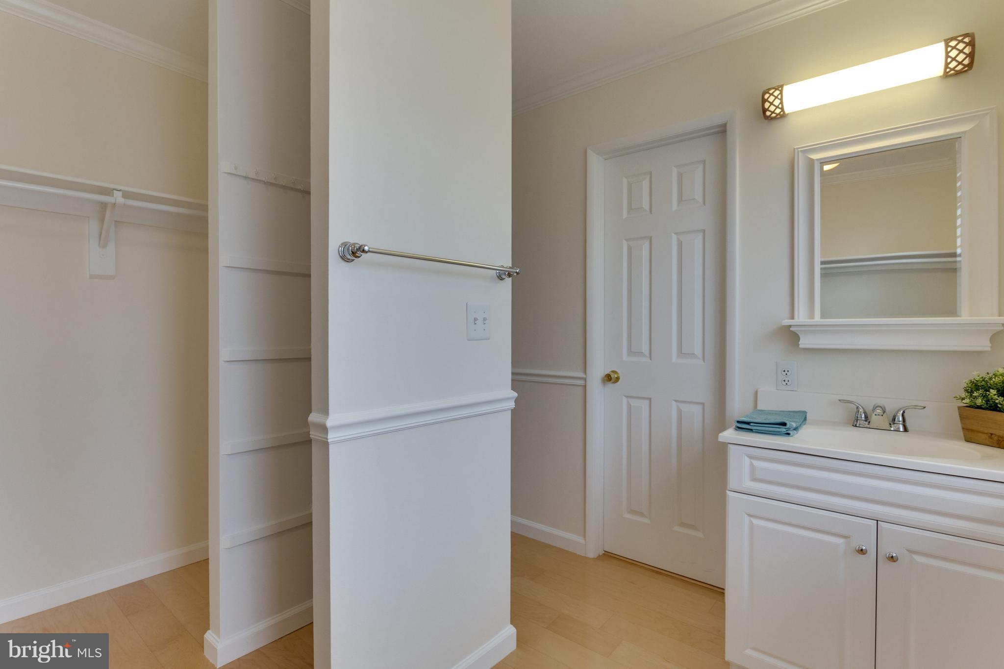 4609 28th Road South, Unit C Arlington, VA 22206 - Photo 16 of 30 Bath (Master)