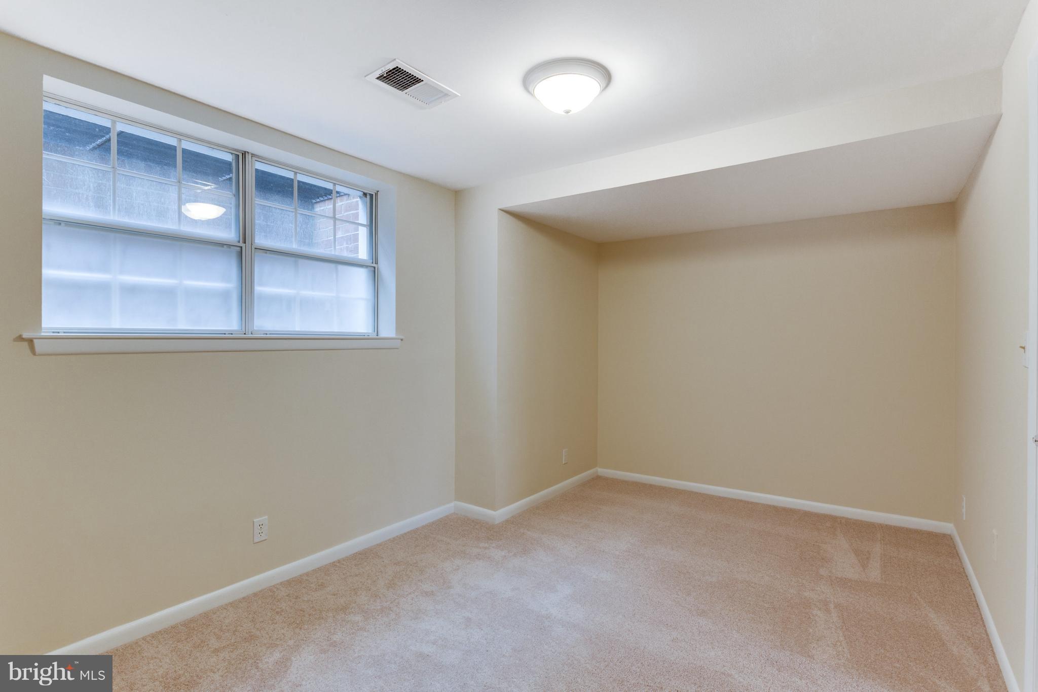 4609 28th Road South, Unit C Arlington, VA 22206 - Photo 24 of 30 Bedroom