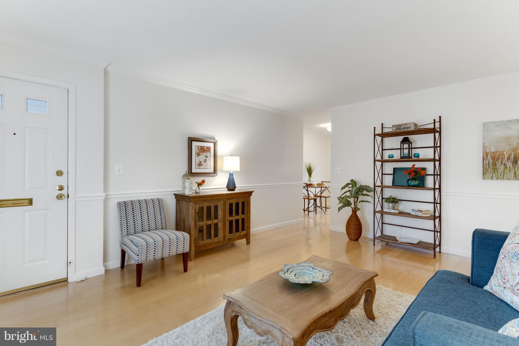 4609 28th Road South, Unit C Arlington, VA 22206 - Photo 4 of 30 Living Room