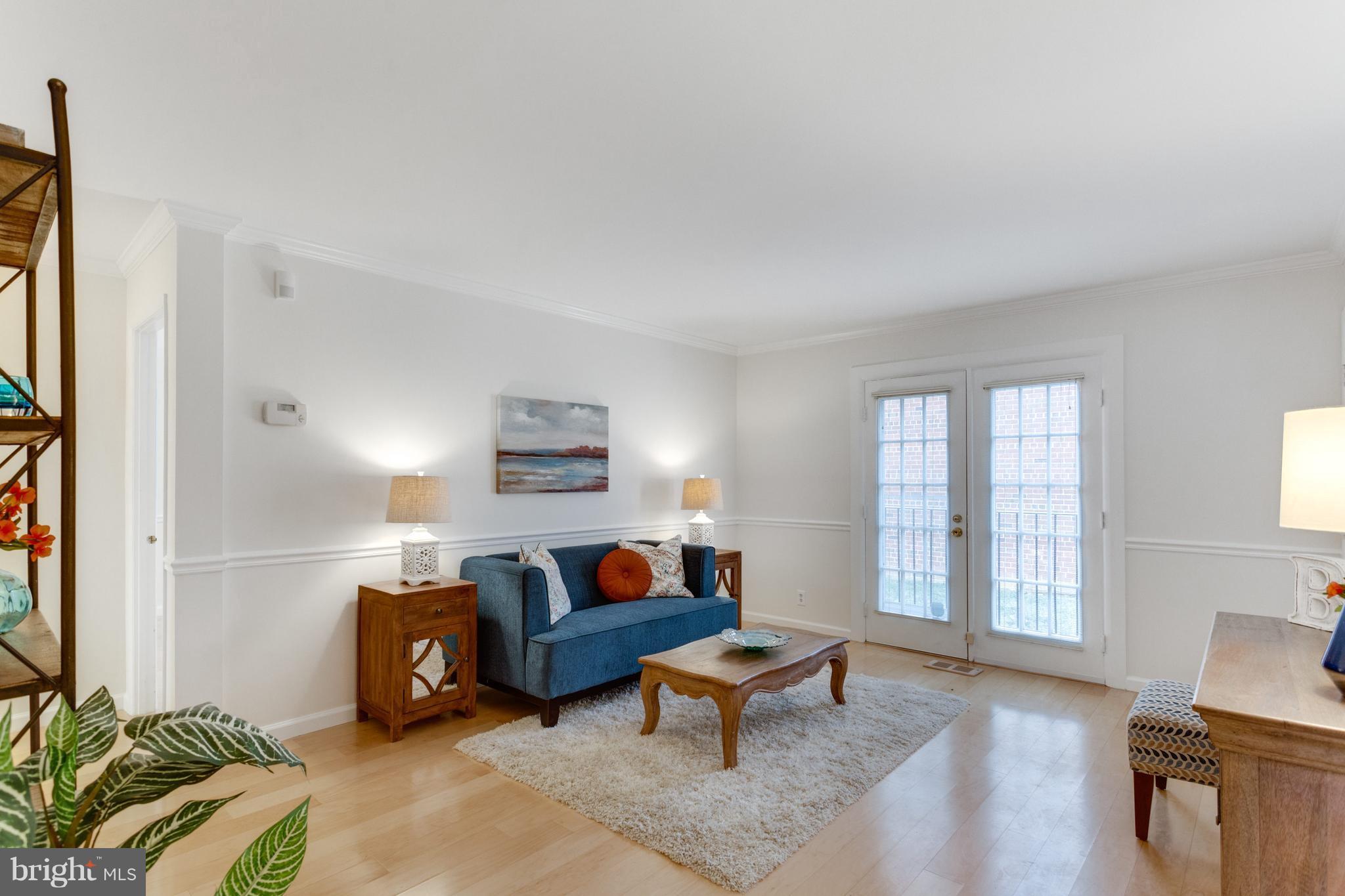 4609 28th Road South, Unit C Arlington, VA 22206 - Photo 5 of 30 Living Room
