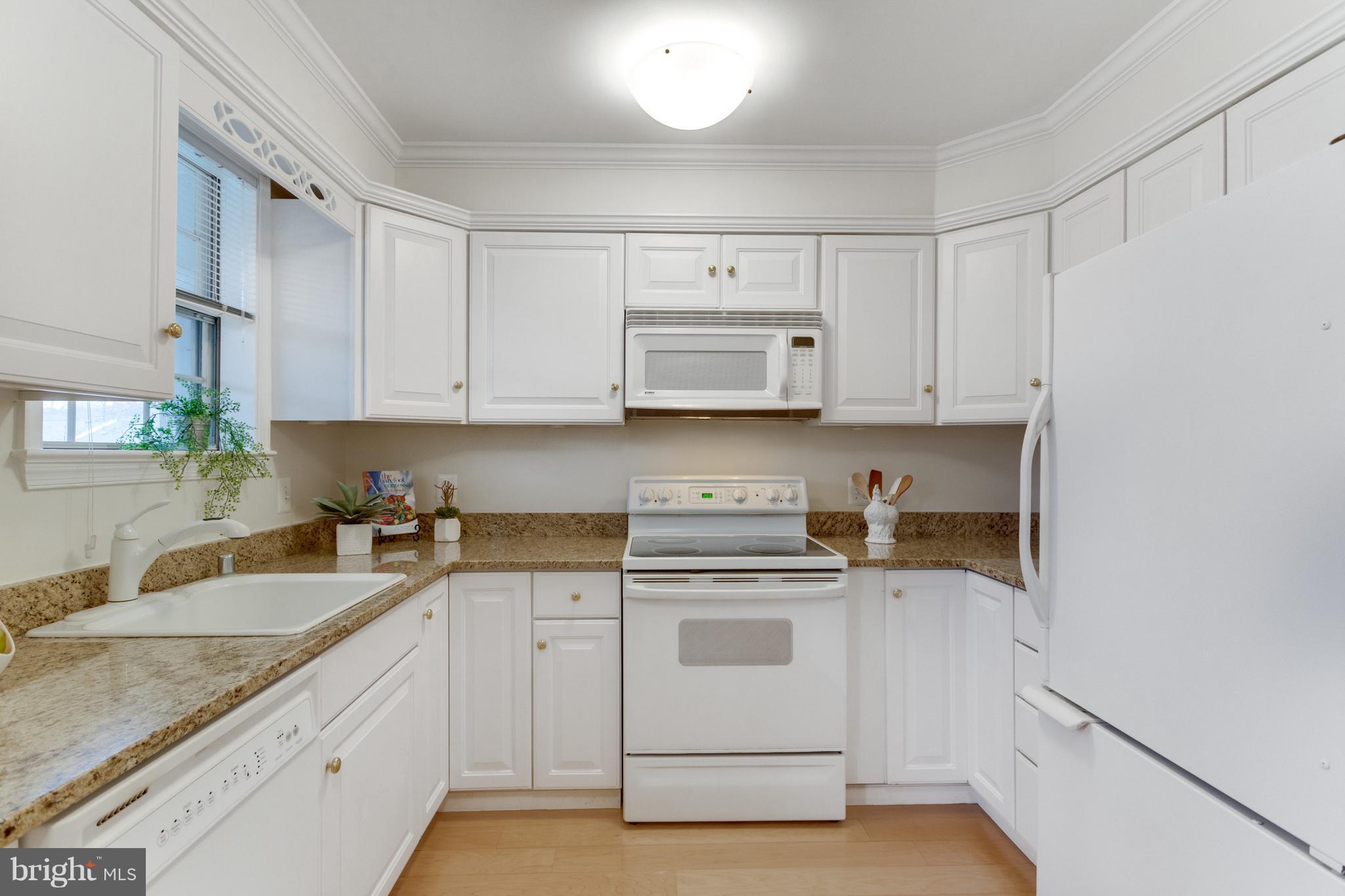 4609 28th Road South, Unit C Arlington, VA 22206 - Photo 6 of 30 Kitchen