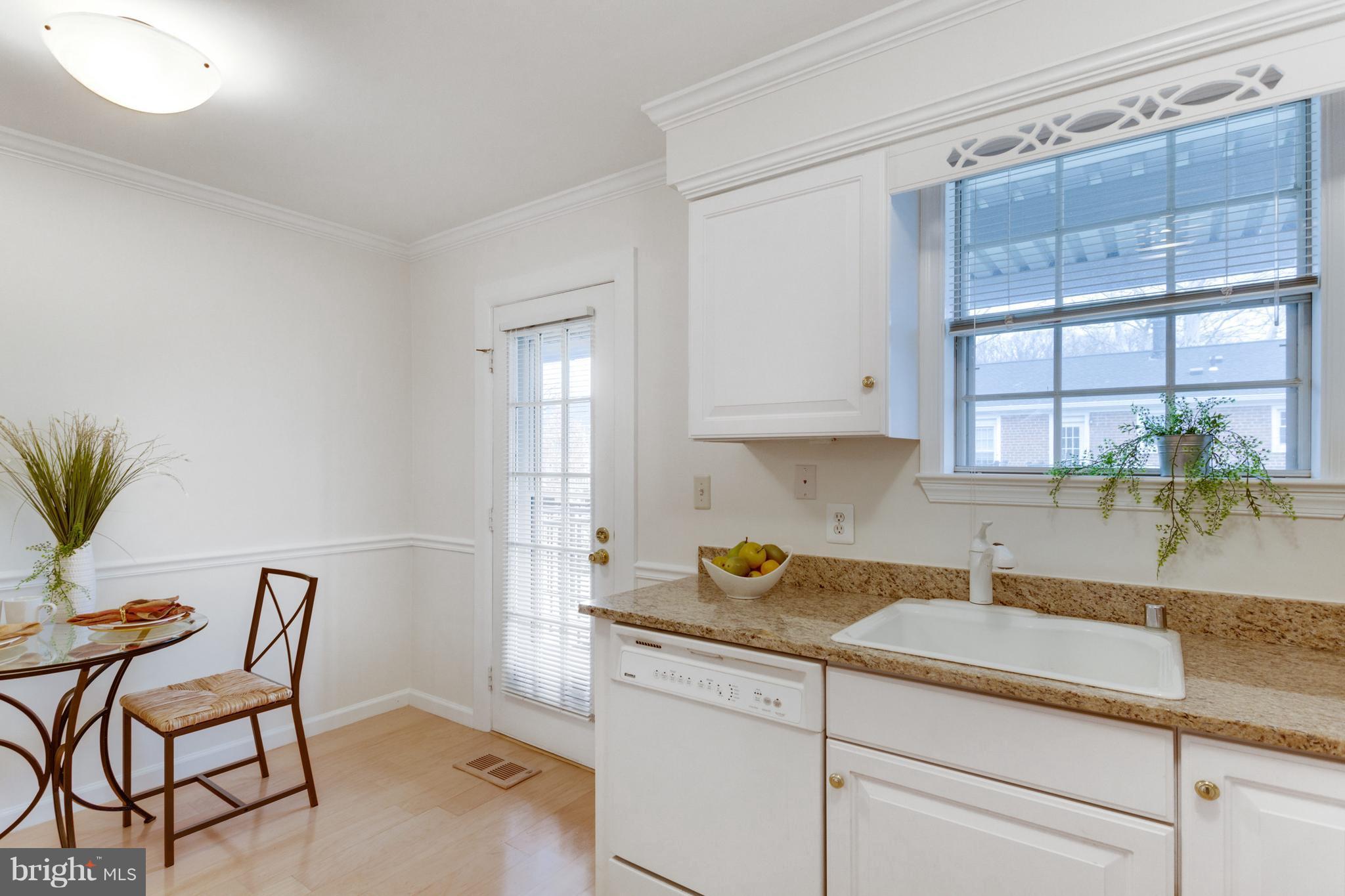 4609 28th Road South, Unit C Arlington, VA 22206 - Photo 9 of 30 Kitchen