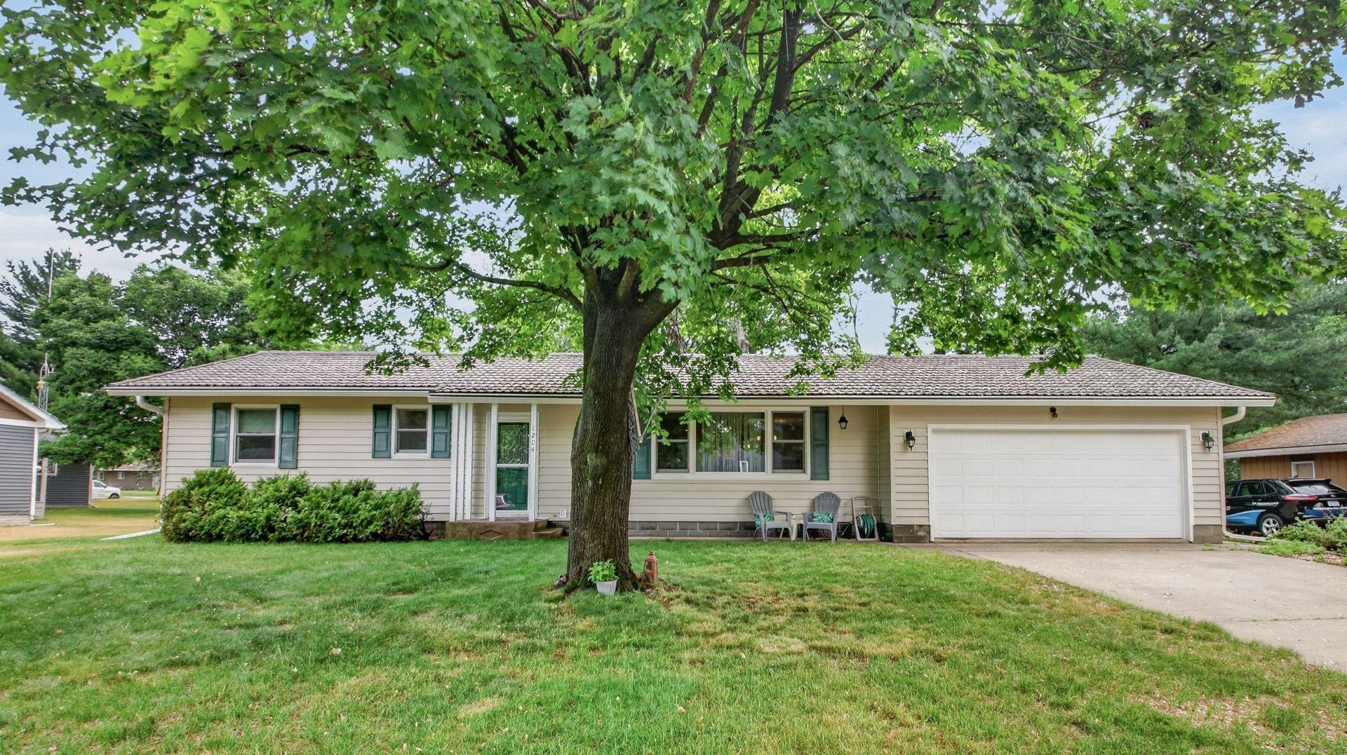 1204 River Heights Road Menomonie, WI 54751 - Photo 1 of 28