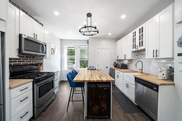 $3,500 | 813 Willow Avenue, Unit 2N, Hoboken, NJ 07030