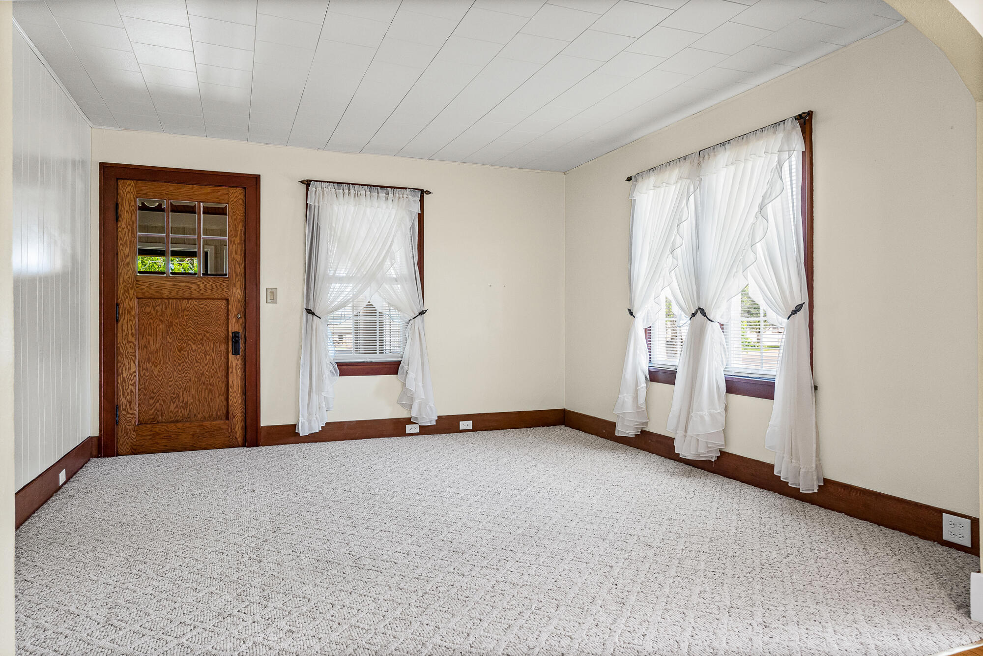 109 Madison Street Arcadia, WI 54612 - Photo 7 of 30 Living Room
