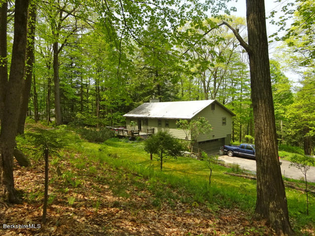 831 E Road Richmond, MA 01254 - Photo 4 of 19 DSC00626