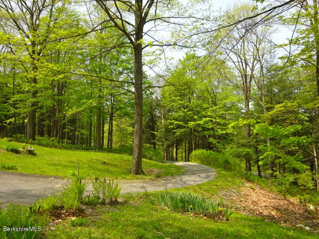 831 E Road Richmond, MA 01254 - Photo 5 of 19 DSC00616
