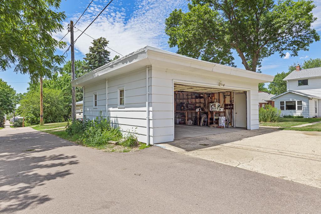 213 2nd Street Jasper, MN 56144 - Photo 4 of 55