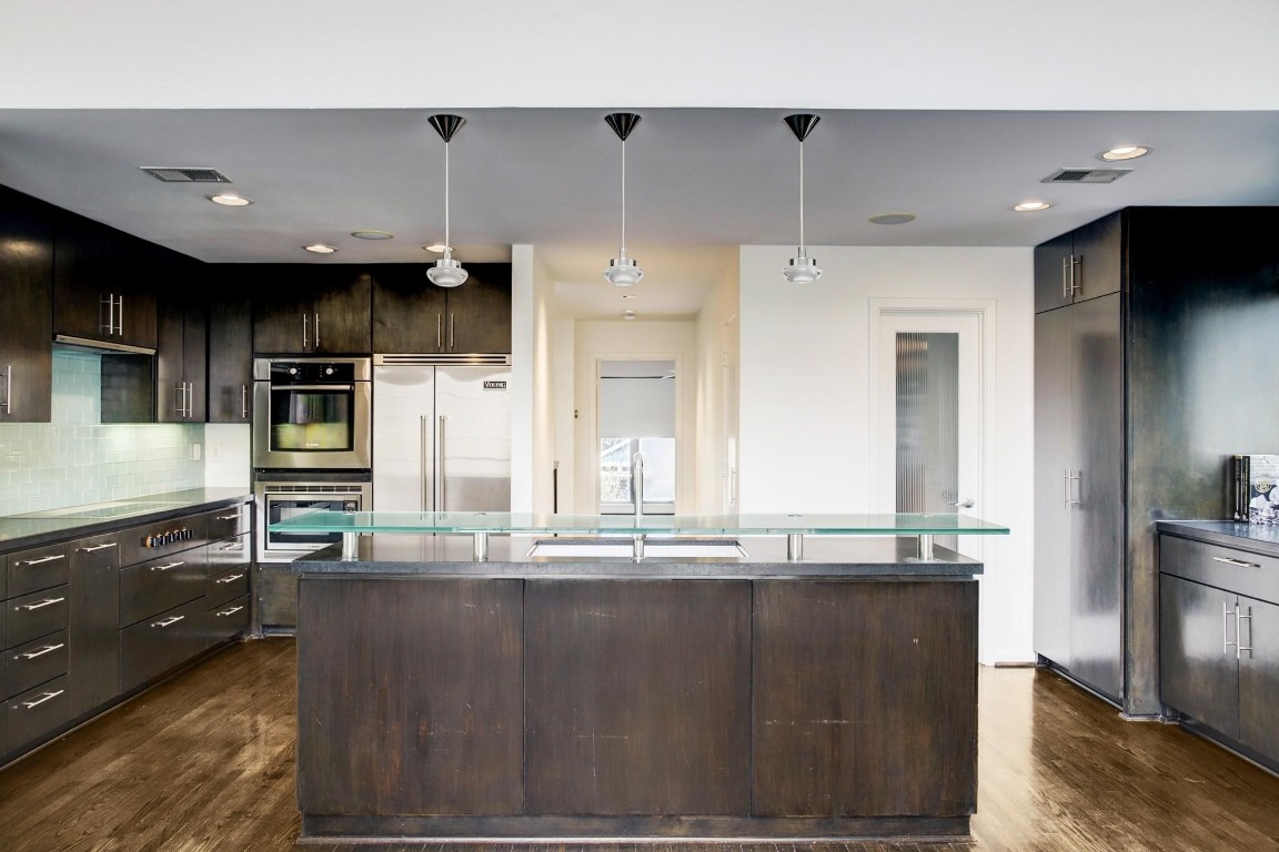 1417 Harold Street, Unit B Houston, TX 77006 - Photo 13 of 28 Another view of the fabulous kitchen.