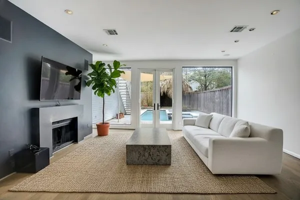 $4,900 | 1417 Harold Street, Unit B, Houston, TX 77006