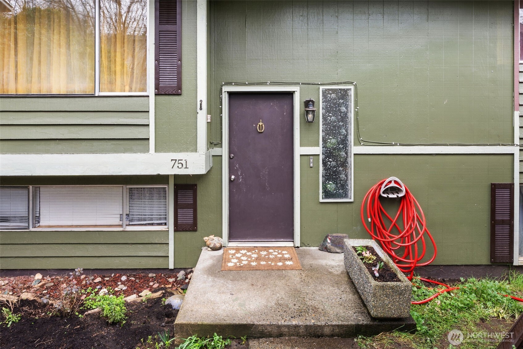 751 Peters Street Raymond, WA 98577 - Photo 3 of 16 Gallery Image 3