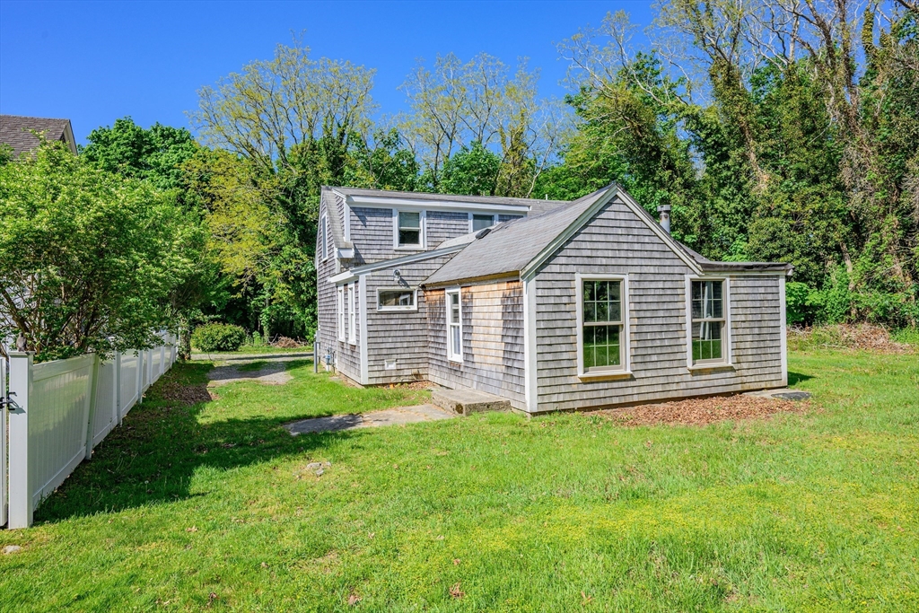 88 Route 6A Orleans, MA 02653 - Photo 26 of 27