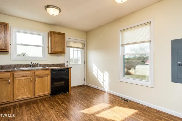 $214,000 | 107 South 2nd Street, Watauga, TN 37694