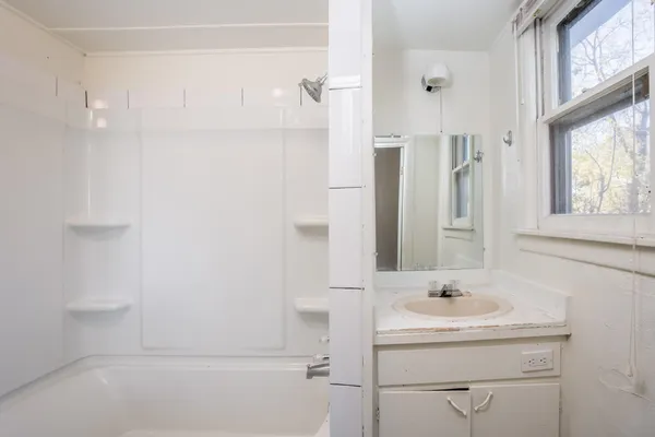 $69,900 | 111 7th Street, Conway Springs, KS 67031