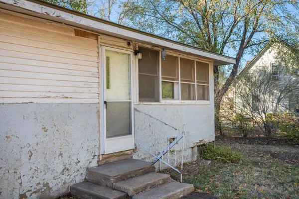 $69,900 | 111 7th Street, Conway Springs, KS 67031