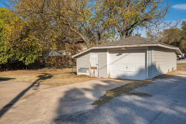 $69,900 | 111 7th Street, Conway Springs, KS 67031
